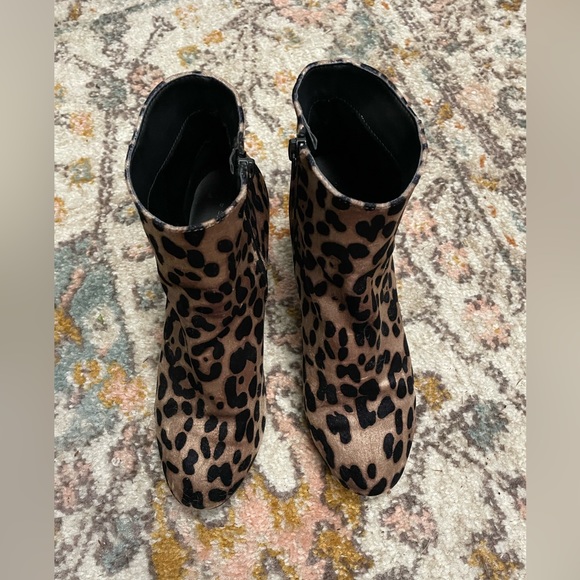 Velvet Leopard Heeled Ankle Boot Size 6 1/2 - Picture 2 of 4